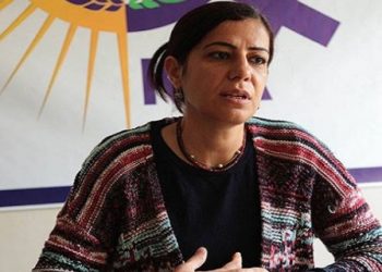 ayla akat ata gozalt fdb2e27c9e28754c3df9