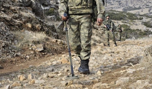 bitlis te mayin patladi 1 asker yarali 9660406 2001 o