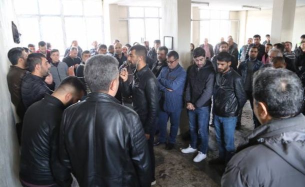 adana saya iscileri ucret zam is birakma 2nci gun 17kasim2018