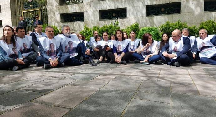 690x390cc ank 30 04 2019 hdp meclis baskanligi oturma eylemi baslad5