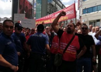 uzel iscilerinden turk metal protestosu 1564317398