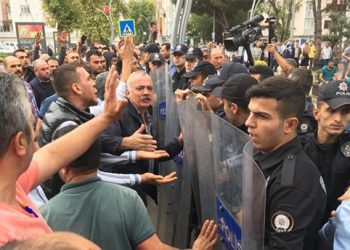 eylem yapan pazarcilara biber gazli mudahale 625005 5