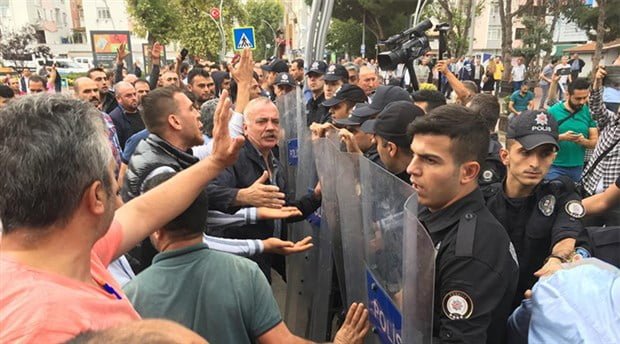 eylem yapan pazarcilara biber gazli mudahale 625005 5