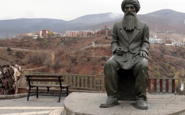 tunceli savciligi seyit riza nin heykeli suc 5353290 o