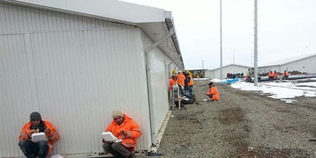 raw botas iscileri yemeklerini dondurucu sogukta yiyor iddiasi 474906146