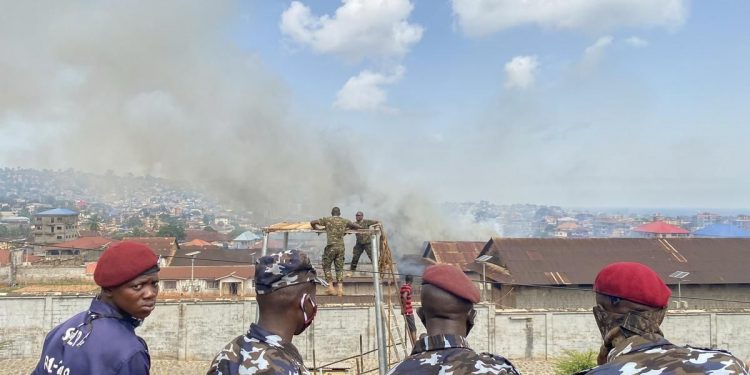 EWy cwFWoAEj7uy 750x375 1