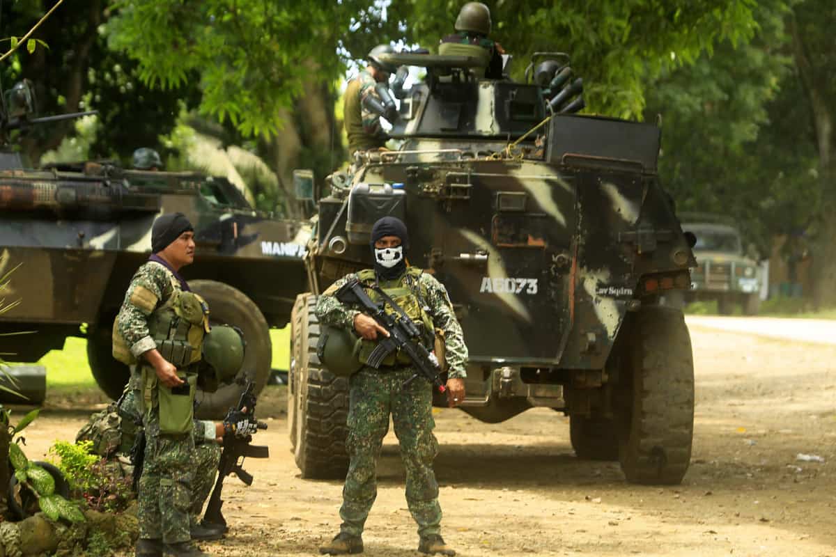 philippine troops fighting against abu sayyaf
