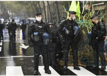 fransa da kiliseye saldiri papaz vuruldu e6bff