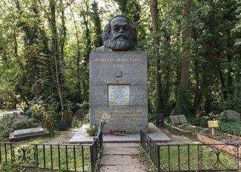 karl marx in mezarina saldiri 559093 5