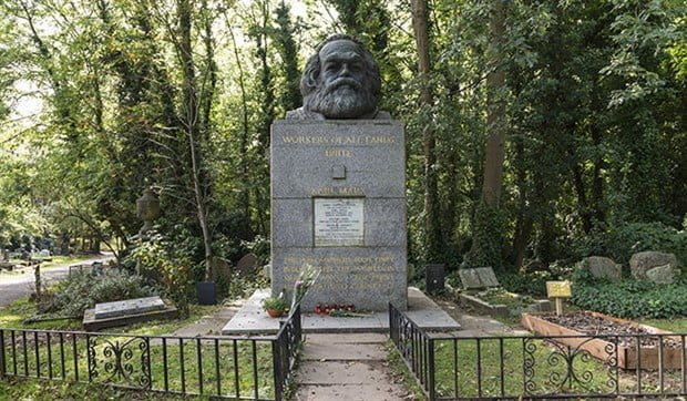 karl marx in mezarina saldiri 559093 5