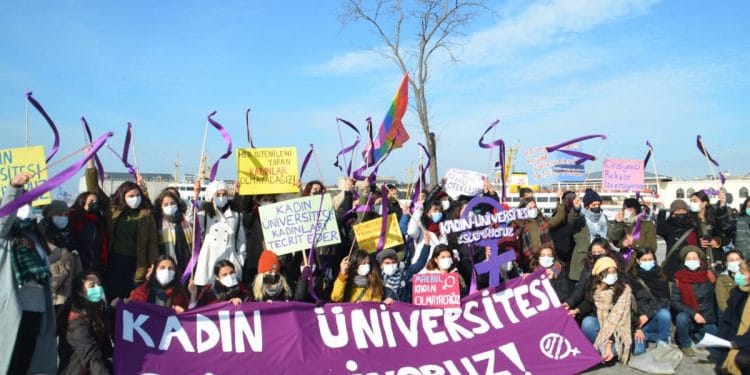 photo5782715041185904315