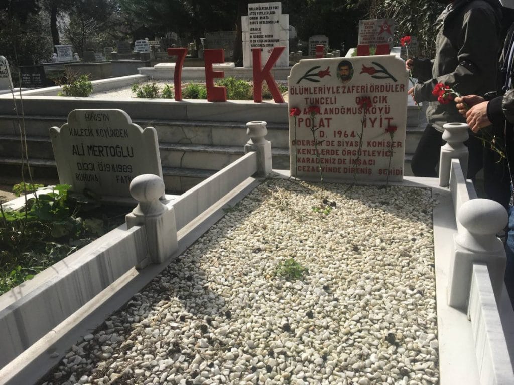 photo5823288575028999939