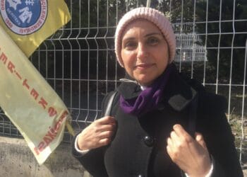 photo5904354558027609857