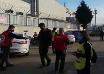 1 mayis platformu tuzla gemi tersanesi onunde 1 mayisa cagri yapti 407