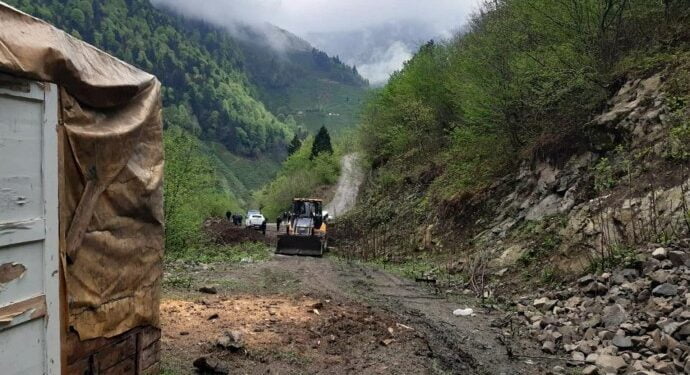 690x390cc rize 21 04 2021 iskencederesinde yikim basladi