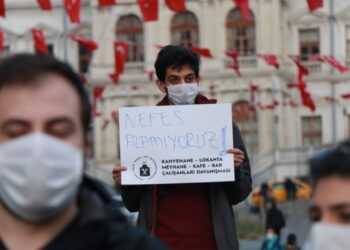 690x450nc ist 11 12 2020 kafe bar calisanlari dayanismasi sishane hak sessizlik eylemi6