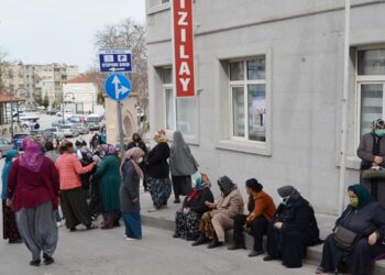 aksaray a yardim yapilacagi soylentisi sonu gozukmeyen kuyruga neden oldu 866428 5