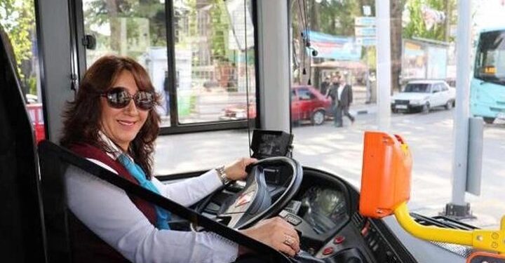 manisa buyuksehir belediyesi nde tek kadin halk otobus soforu kod 29 la isten cikarildi 863741 5