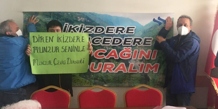 photo5778206510936078558