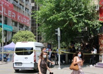 690x390cc izm 18 06 2021 polis kamera kayitleri alip cihazi formatladi3
