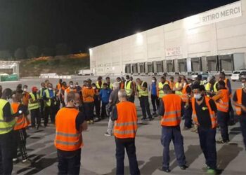 greve cikan iscilere kamyonlu saldiri 889855 5