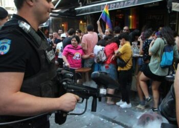 taksim de onur yuruyusu ne polis mudahalesi 12197461 amp