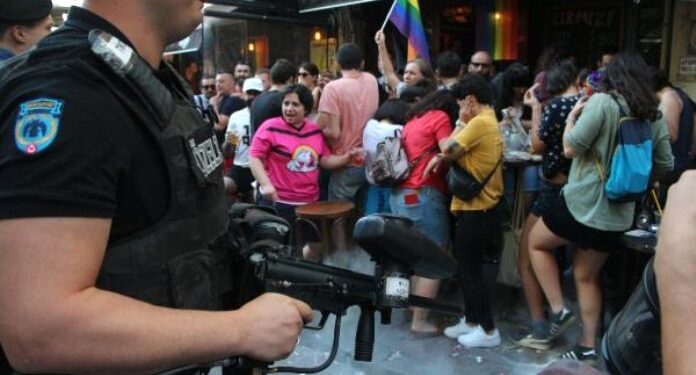 taksim de onur yuruyusu ne polis mudahalesi 12197461 amp