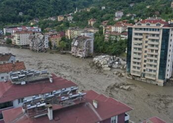 bati karadeniz deki sel felaketinde son durum 4 can kaybi 1 kisi araniyor 909341 5