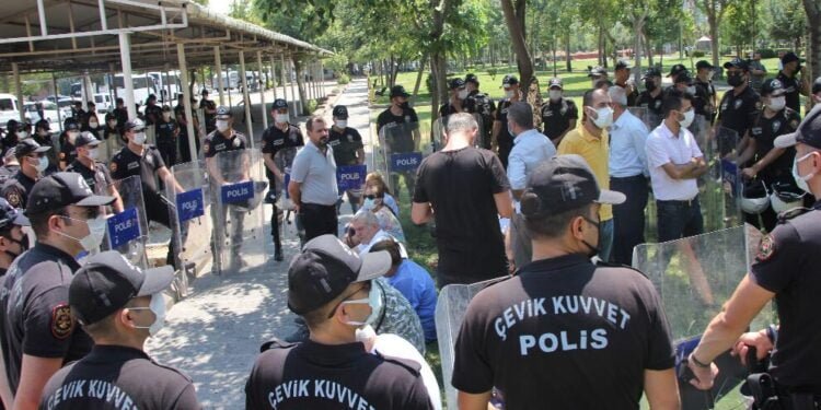 f5663fdca72a8642f4f75e12f996f803