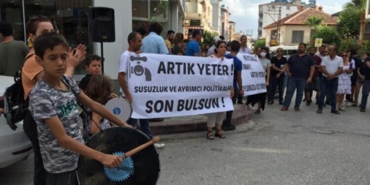 samandagda su kesintisine tepki