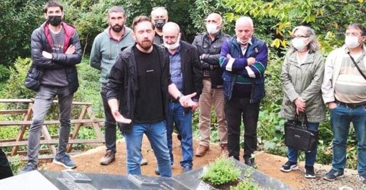 10 ekim de kaybettigi babasinin anmasindaki konusmasi nedeniyle cumhurbaskaninna hakaret ten gozaltina alindi 930728 5