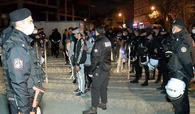 atasehirde atik kagit iscilerinin depolarina gece yarisi baskinlari