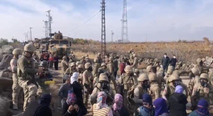 690x390cc srnk 27 11 2021 koyde DEDAS Jandarma mudahalesi tartisma cikti1