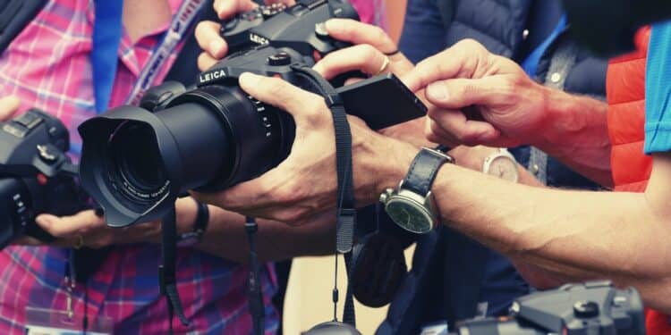 Gazeteci Maaslari almanyada amerikada scaled 1 scaled