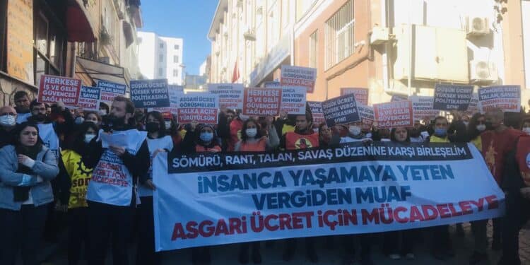 photo5857118237123262193