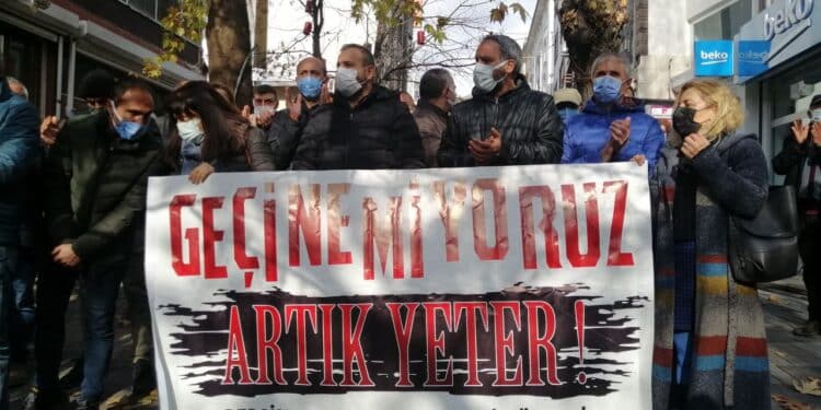 photo5899841625436305775