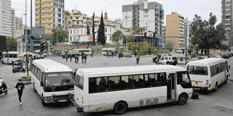 lubnanda akaryakit zamlari protestosu isciler yollari kapatti