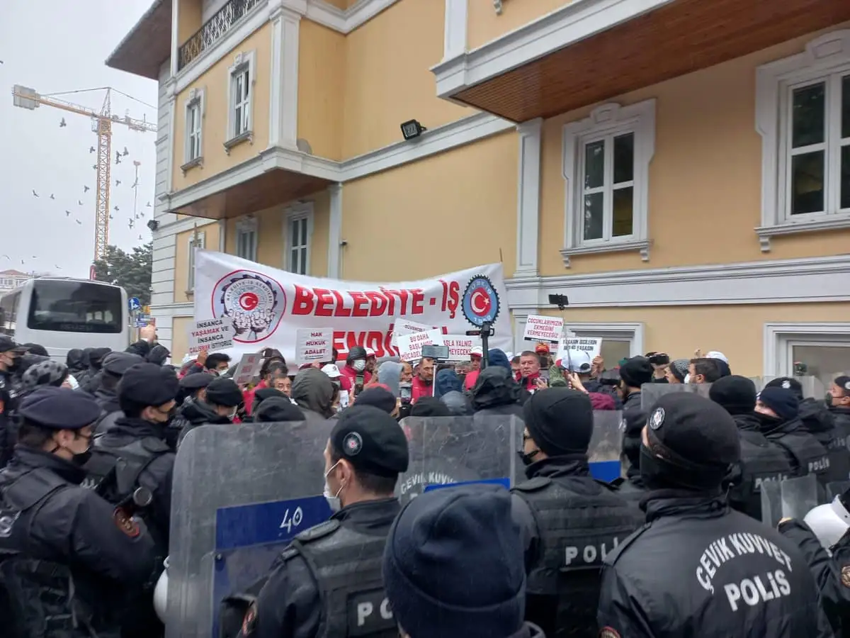 Bakırköy Belediyesi’nde işçi kıyımı protesto edildi