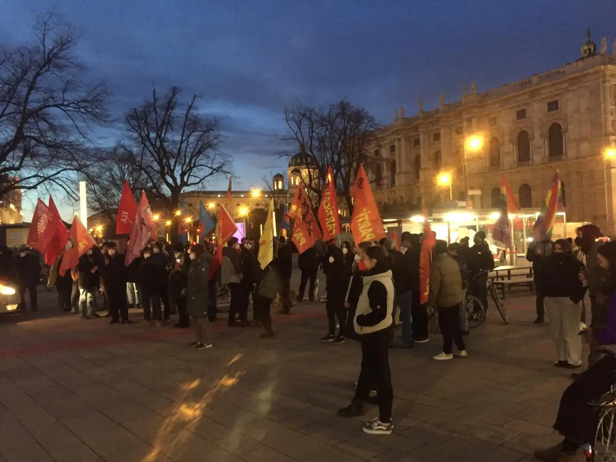 Rusya’nın işgal saldırısı Avrupa’da protesto ediliyor