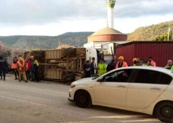 akkuyu ngs servis araci kaza yapti 15 yarali