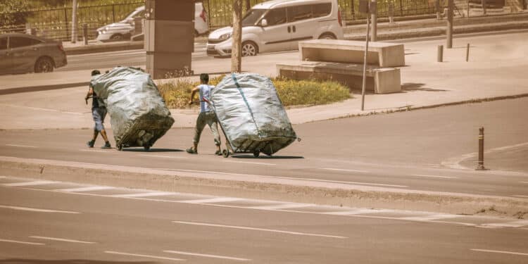 atik kağit işçileri scaled