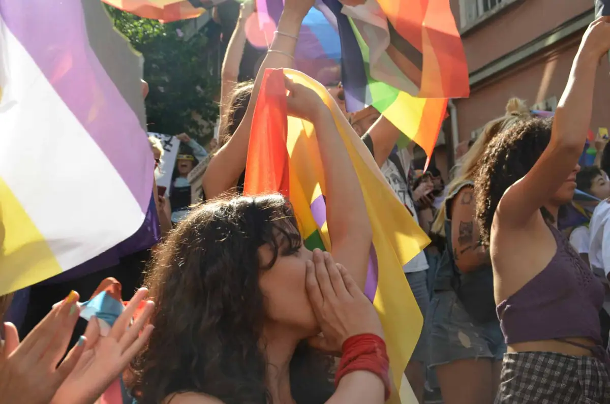 Tüm engelleme ve saldırılara rağmen 20. İstanbul LGBTİ+ Onur Yürüyüşü gerçekleştirildi