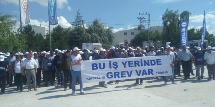 FWe88YJXEAA6tku scaled