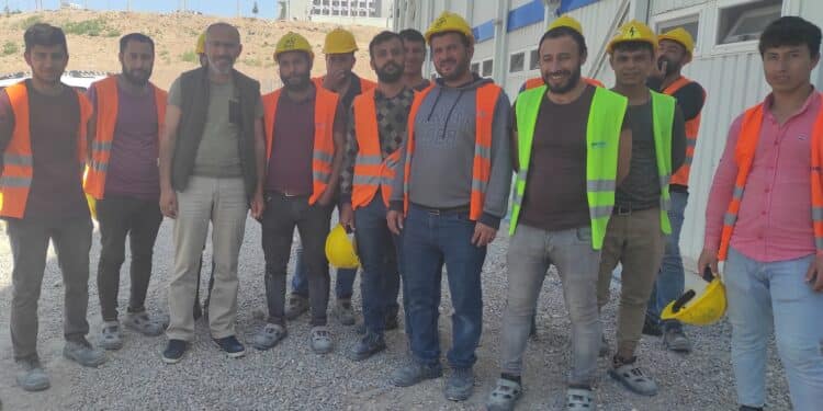 iyi sen insaat iscileri