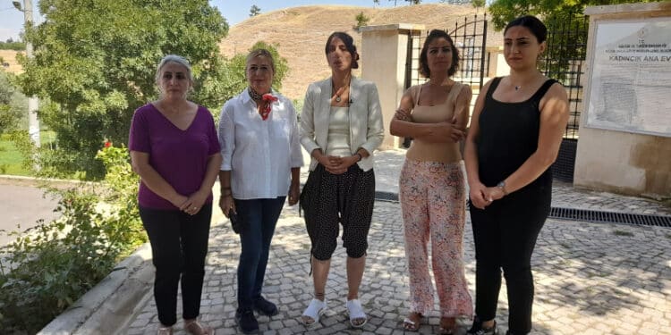 etha 20220817 alevikadinlar eylem