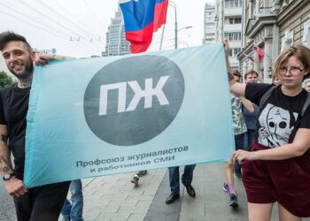 Moskovada mahkeme gazeteciler sendikasini kapatti