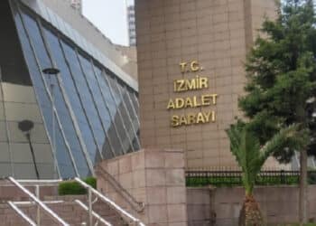 İzmirde dört kişi tutuklandi