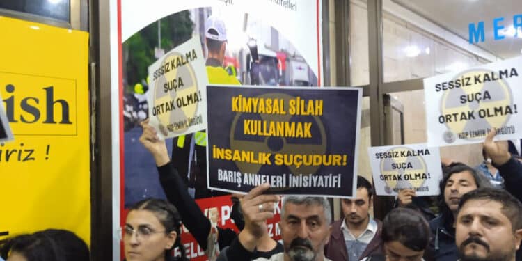 İzmirde kimyasal silaha karşi eylem