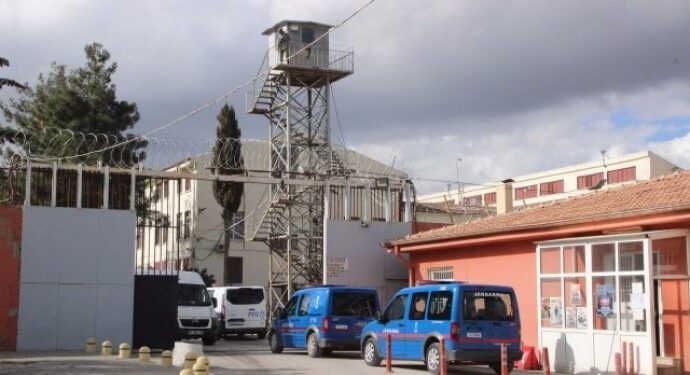 Tutsaklar sürgün edildi