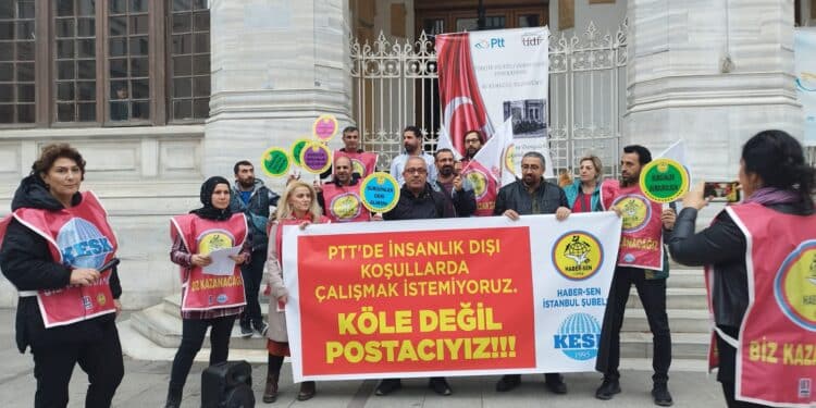 889747da 3740 4136 98a5 123904bed95f